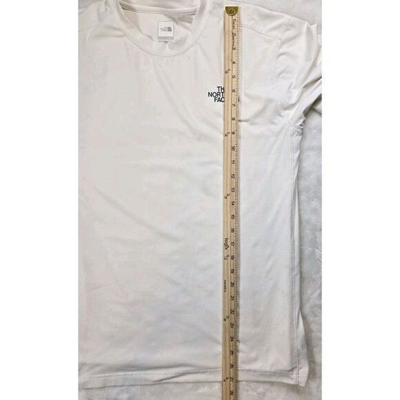 The North Face Men's Large White Short Sleeve T-shirt with Flaws - Picture 5 of 9